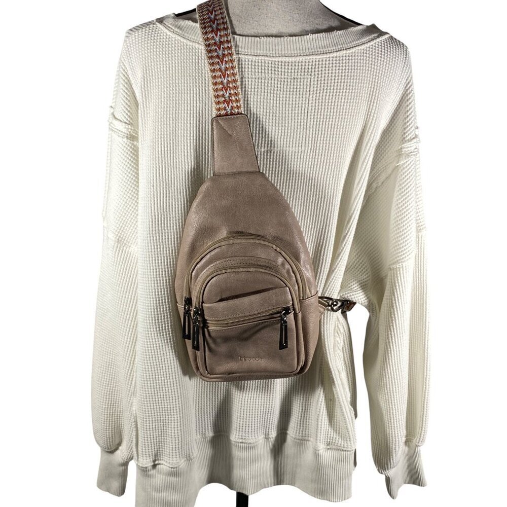 Miroeda Sling Backpack With Adjustable Strap & Multiple Zipper Compartments In B